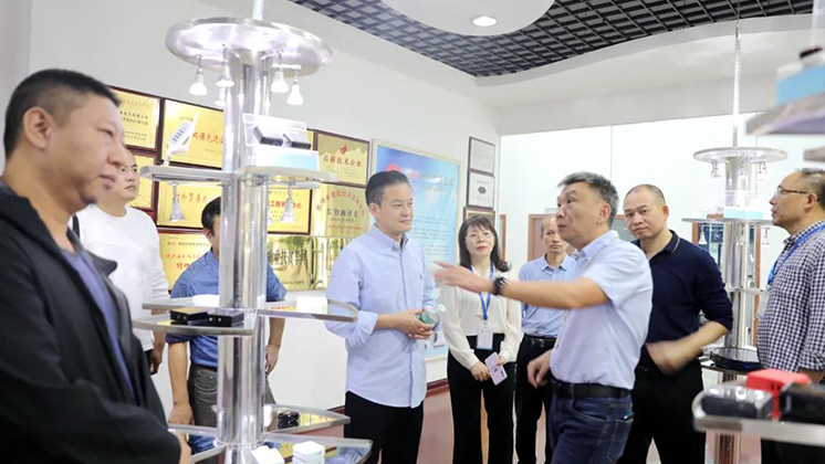 市政協副主席、九三學社郴州市委主委潘執坤一行調研炬神電子