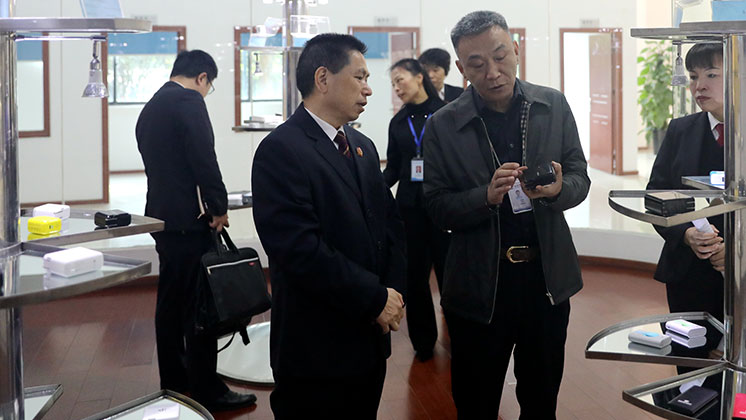 “送法進企業、服務自貿區”——市中級人民法院為炬神電子提供優質司法服務