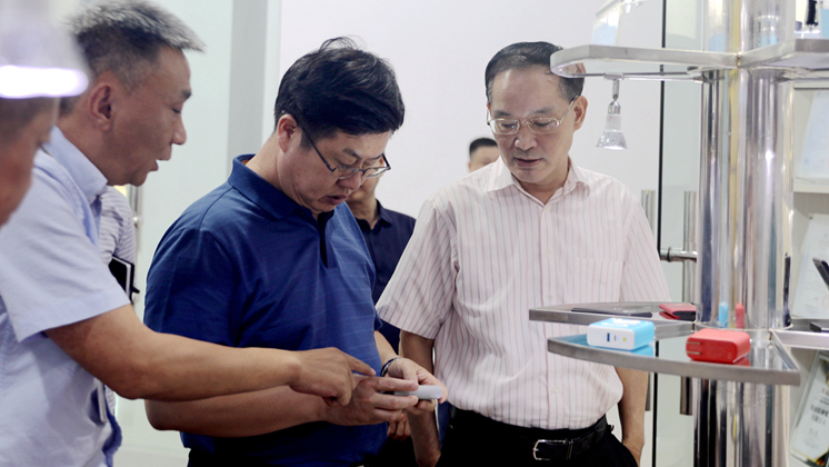 市委常委、副市長徐懷好走訪炬神電子 ：全力、熱情、周到提供服務