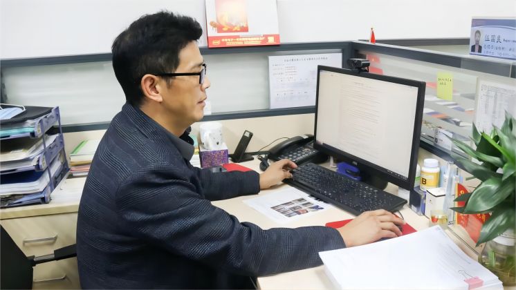 伍國良，“卷王”實錘了！