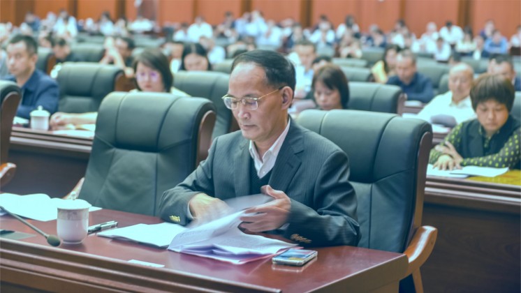 湖南炬神電子榮獲“新郴州貢獻獎”，董事長楊譓鵬作代表發言