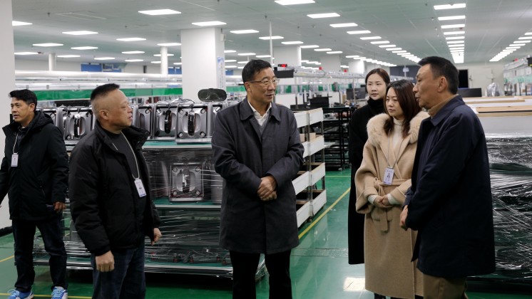 自貿區郴州片區、高新區黨工委書記王衛東一行蒞臨炬神電子調研